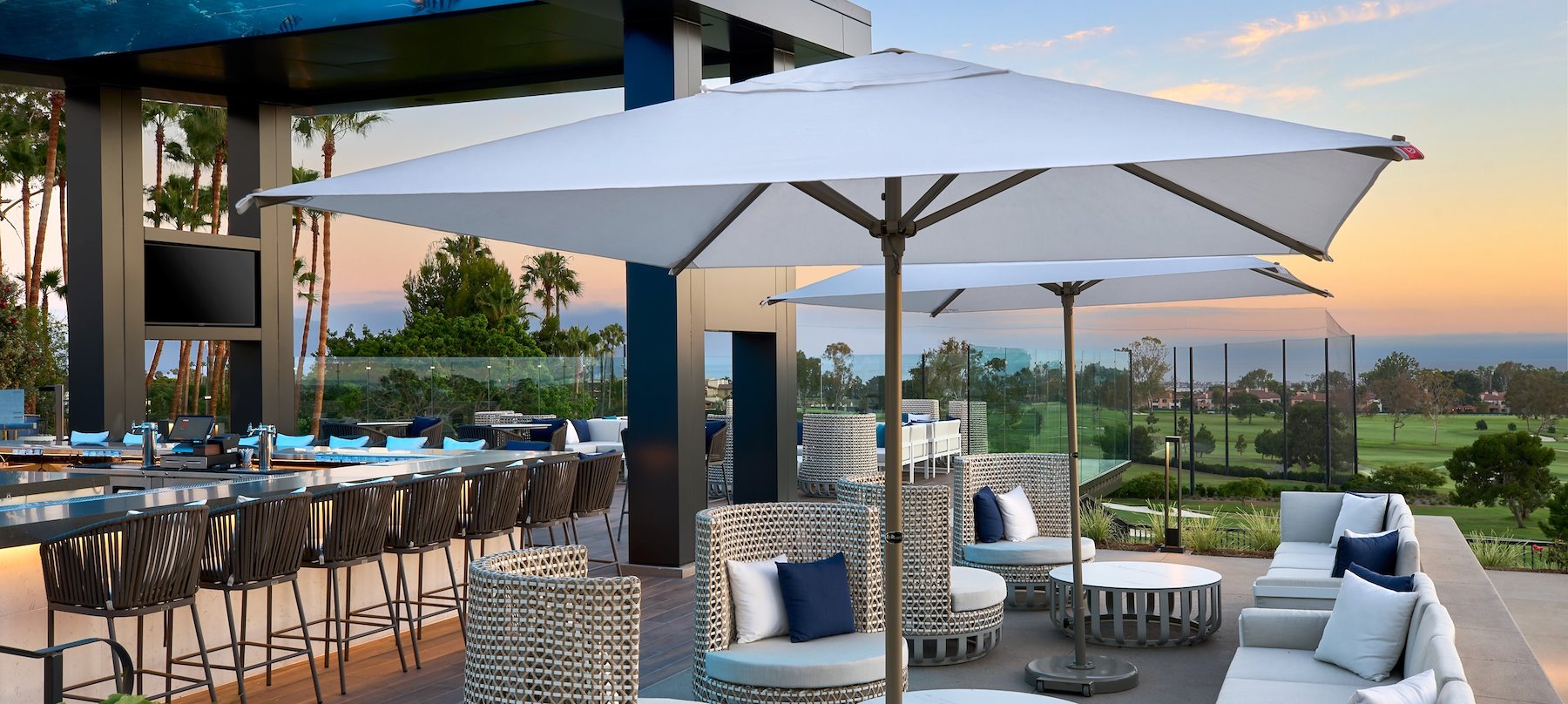 Outdoor Bar Newport Beach Edge Bar at VEA